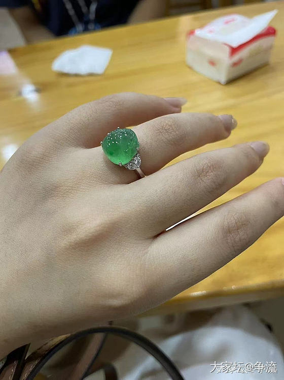 退坑开仓 长期贴_彩色宝石