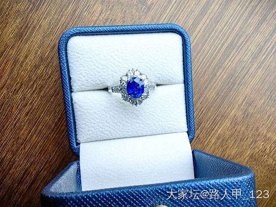 新入的蓝宝石戒指_蓝宝石