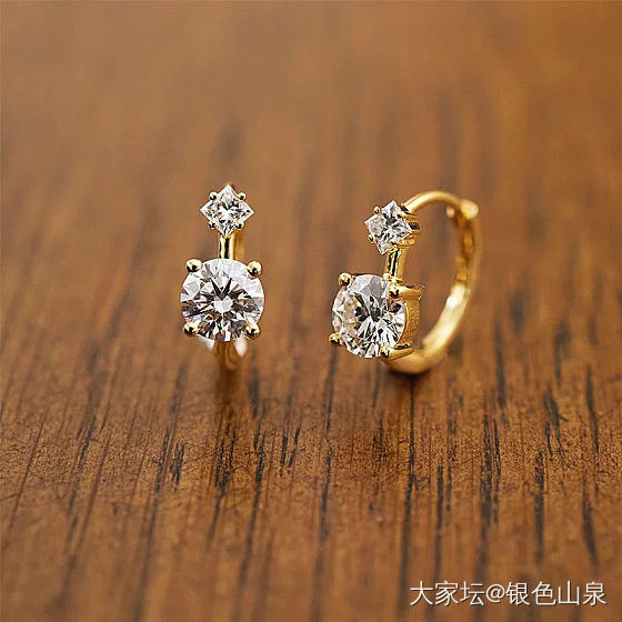 耳扣可以一直佩戴吗_耳环钻石