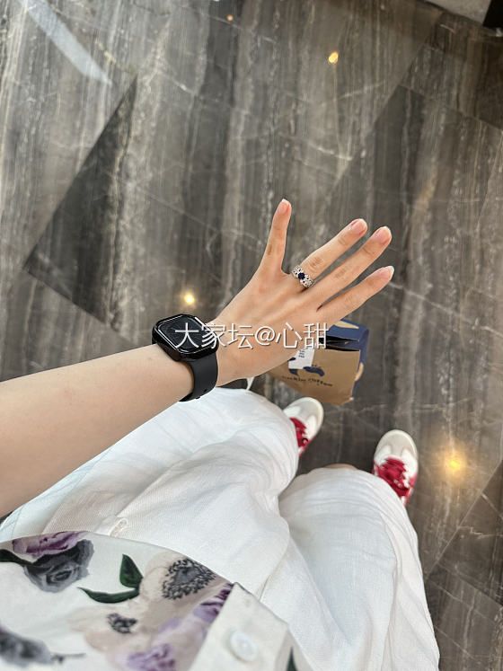 挑战珠宝首饰不重样第57天 没有光的时候，我的蓝宝石好黑喔_戒指蓝宝石
