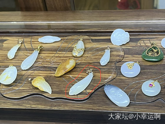 和田籽料玉兰花吊坠_和田玉