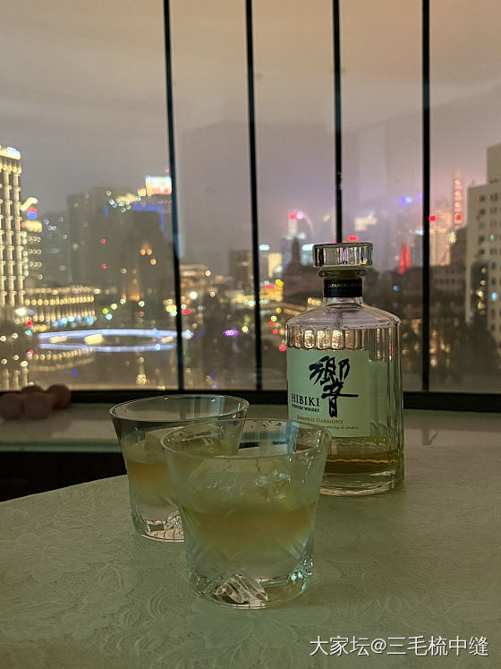 几个人小酌，酌了一个通宵。