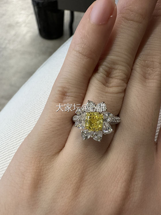 讨论金价的帖子终于少了～珠宝秀起来！_戒指钻石