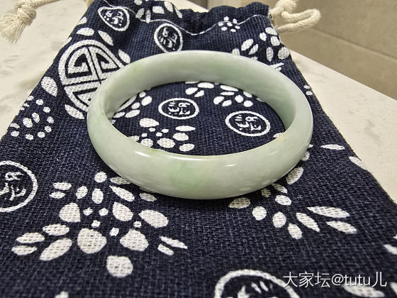 至今没搞懂是翡翠还是玉？大佬指点下_翡翠