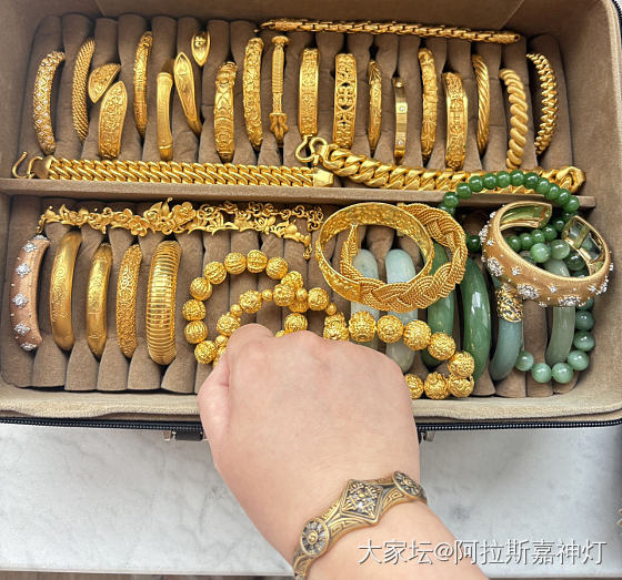 昨天直播间抢到的950黑金手镯今天就到了_金