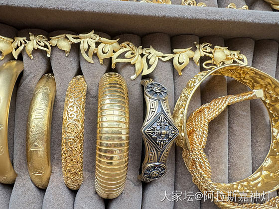 昨天直播间抢到的950黑金手镯今天就到了_金