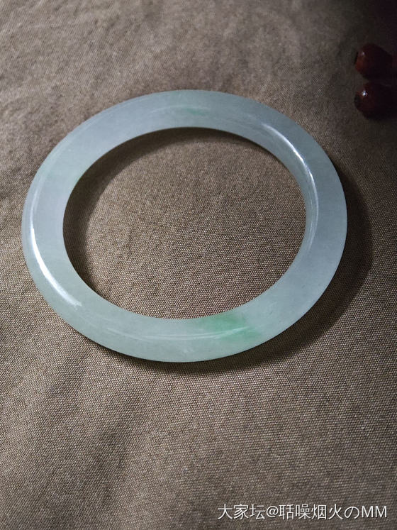 枕头底下有什么？_翡翠