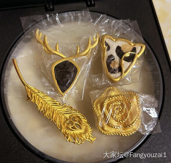 部分吊坠胸针合集_吊坠金