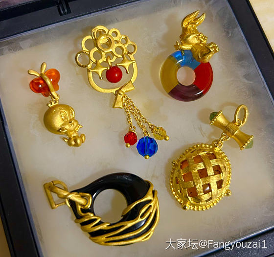 部分吊坠胸针合集_吊坠金