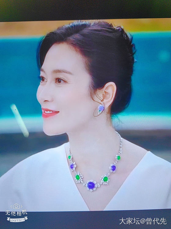 珠光宝气，看过她好多电视剧，还是我们贵州人