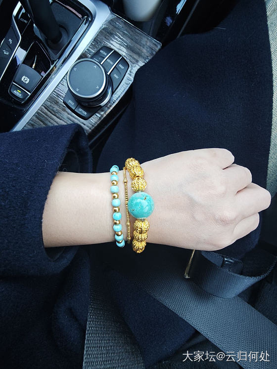 搬砖了，亮出你的左手！嘿嘿😬_珠串松石金