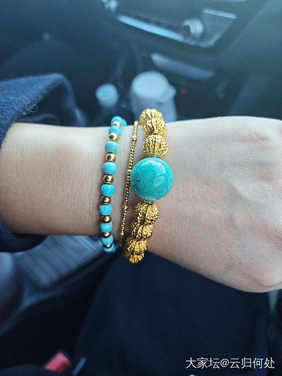搬砖了，亮出你的左手！嘿嘿😬_珠串松石金