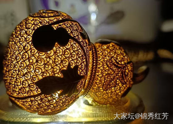 灯光是检验葫芦的标准