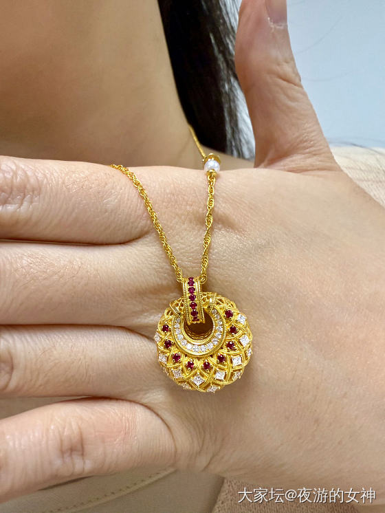 经不住勾引_项链金