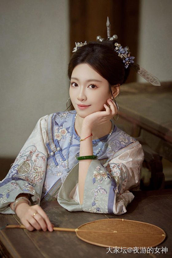 经不住勾引_项链金