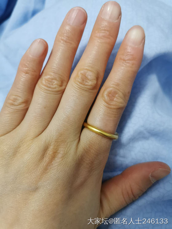 上班戴，哪一款更加适合_金