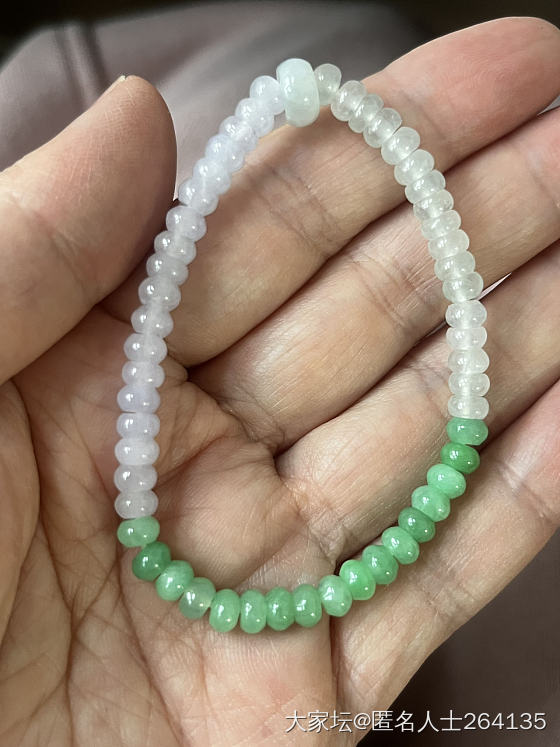 姐妹们帮忙看看a还是bc货，买了二年了，我自己戴嫌珠小，想着送亲戚家小姑娘，但是..._翡翠