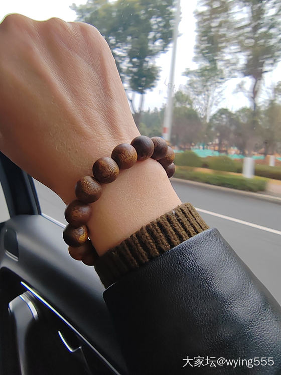 翠儿家沉香，11的珠子大小正好，奶香中带着丝丝清凉的味道