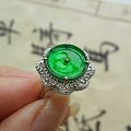 璞玉阁---18K白金伴镶老坑荧光翡翠A货平安扣戒指