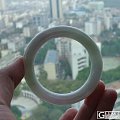 ~~翡翠(A货)--斯文--春彩圆条54MM圈口