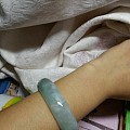 请大神把把关 这个镯子怎么样顺便估个价