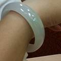 (1楼再上灯光照!)买的一个入门镯,大家看一下,怎么样