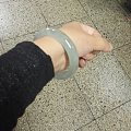 大伙来帮我看看这个镯子能看多少钱，非诚勿扰！