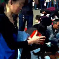 帝王绿手镯统统20块，已经有不少人上当受骗。