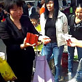 帝王绿手镯统统20块，已经有不少人上当受骗。