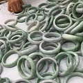 帝王绿手镯统统20块，已经有不少人上当受骗。