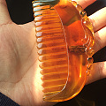 梳子----缅甸琥珀