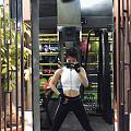 最近加强背、手练习。做个壮壮*姐，晚安啦～