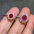 两个红宝石戒指，请问我应该选哪个？