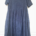 送一条全新的藏青色连衣裙，大码，胸围95以内，130斤以内的妹子穿，原价30...