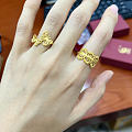 中国黄金的蕾丝戒指和蝴蝶意外的好看