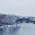 忽见扬州雪,才知是广陵。