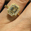喜欢一枚设计简约的钻石戒指
