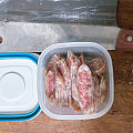 切肉丝和香肠片
