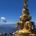 成功登顶峨眉山