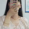今天戴点红