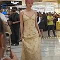 女星穿一条吊带裙子👗为什么会被嘲？