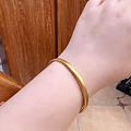 本来不愿意拍我的粗手臂，奈何新收到的镯子要晒晒哈～959克价还能分6期，看到...