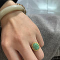 之前出闲置没出成的绿松戒指，今天拿出来戴，感觉还是挺香