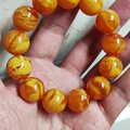 琥珀色黄昏像糖，在很美的远方