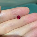 圆形红宝石