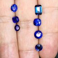 一手色标级颜色皇家蓝蓝宝石，晶体干净，随便挑，做成品效果非常好