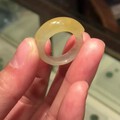黄翡马鞍戒。