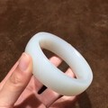 大气端庄的素方镯[玫瑰]玉质油糯细腻，收藏或送美人的不二之选[呲牙]