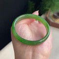 请大家帮看这只薄壁碧玉镯子有可买性吗？