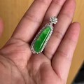 裸石厚度三点多接近四，镶嵌真金真钻有开盖，万内还可以吗